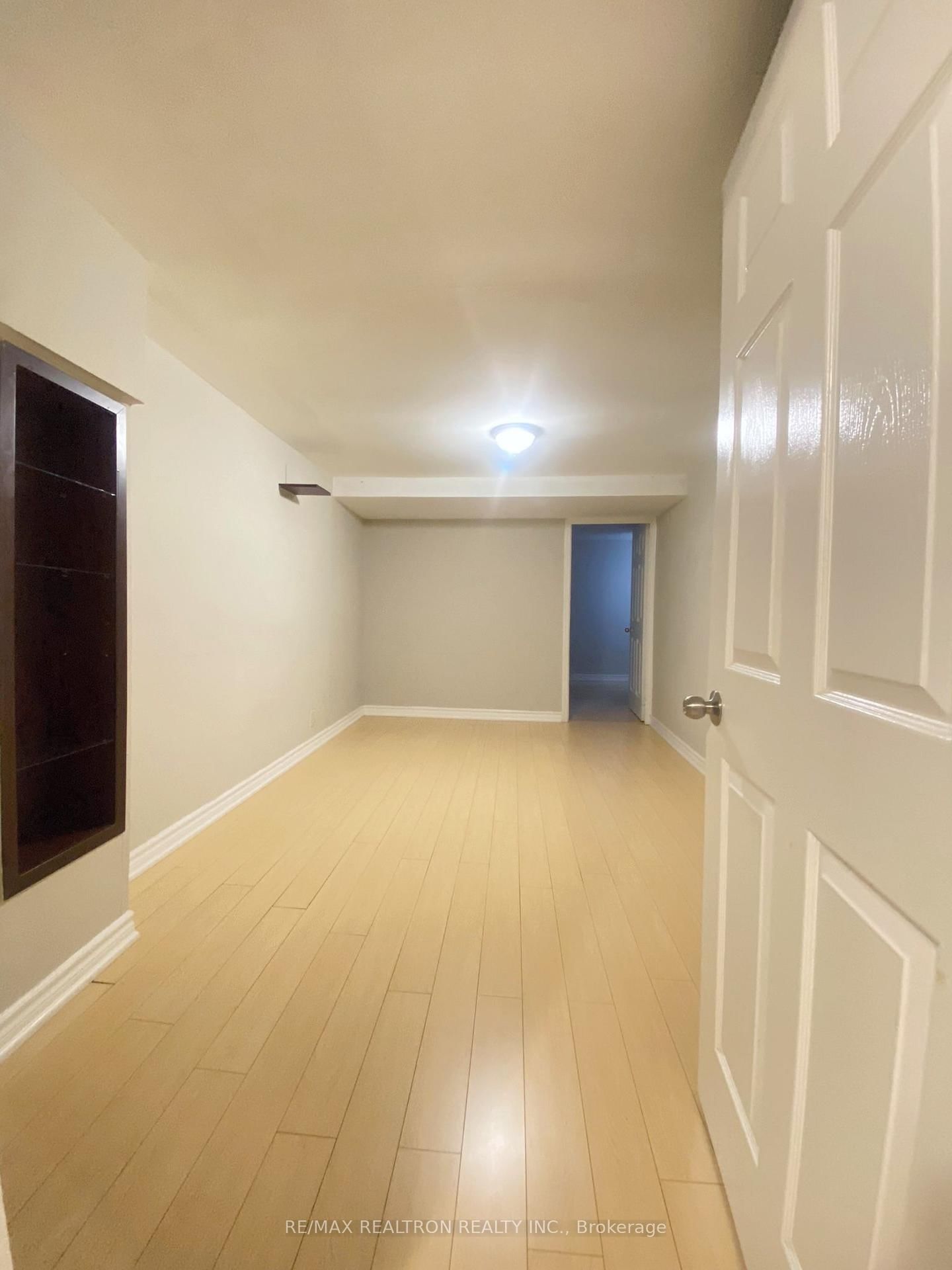 Detached House for lease at Lower-208 Roxanne Crescent, Toronto, Milliken, M1V 4G3 - MLS: E12035926