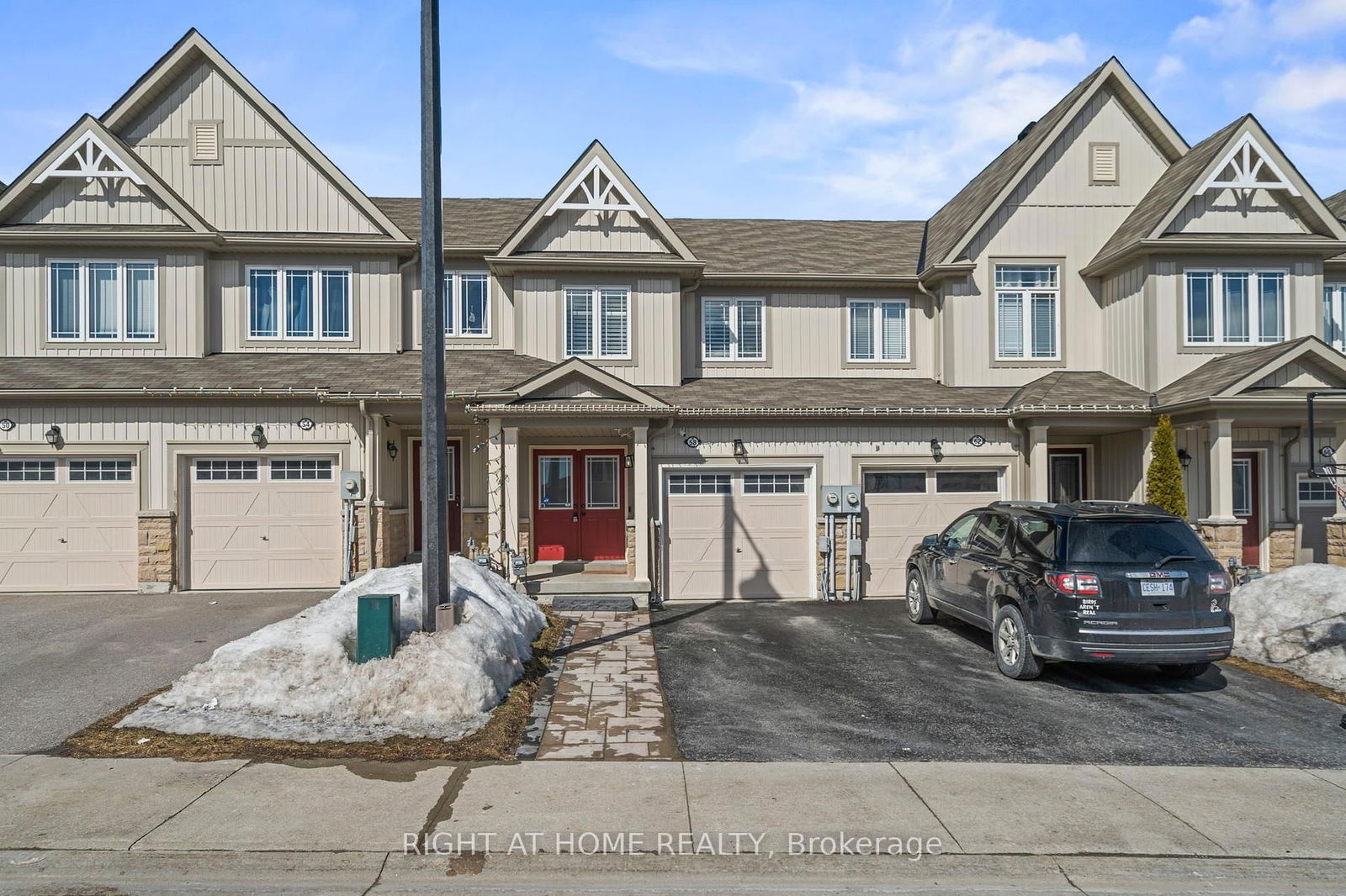 Townhouse for sale at 105-58 Autumn Harvest Road, Clarington, Bowmanville, L1C 0K7 - MLS: E12036080