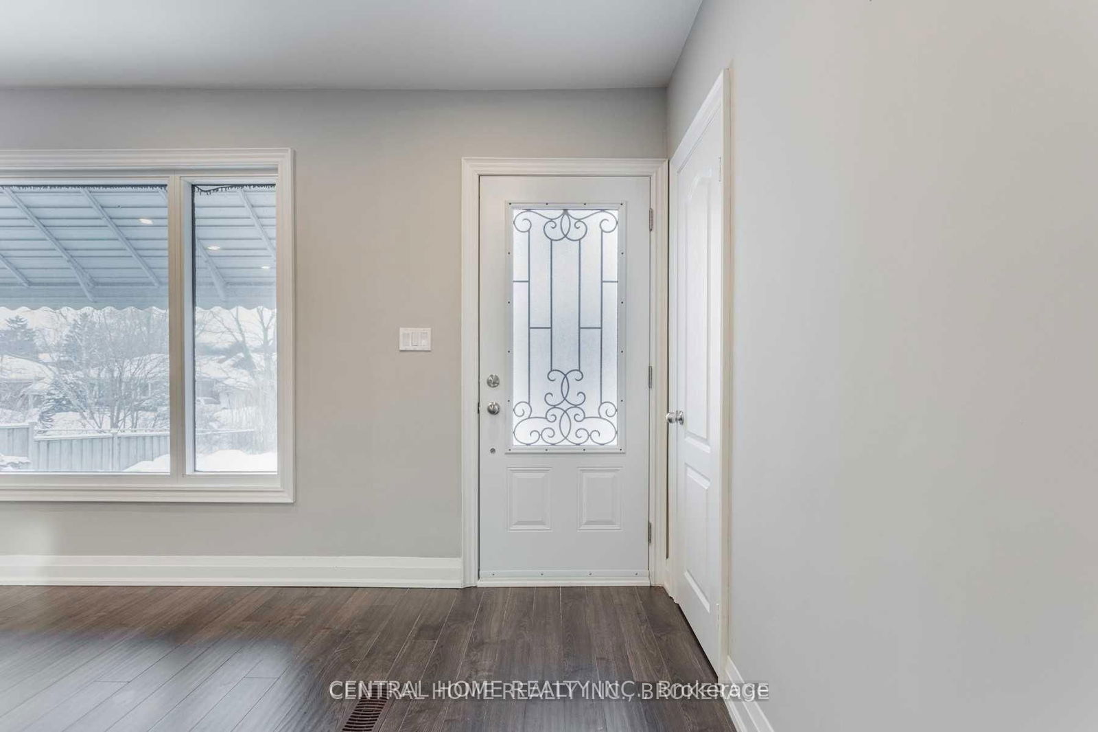 Detached House leased at 2 Kingsmere Crescent, Toronto, Scarborough Village, M1M 3B3 - MLS: E12038309