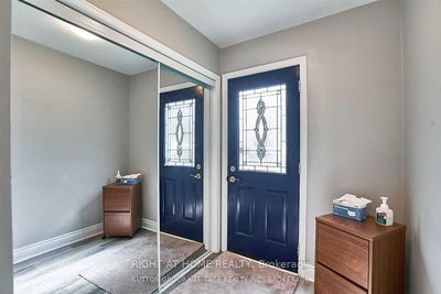 4 Ontario St, Ajax - Central image-0-2