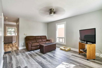 4 Ontario St, Ajax - Central image-0-3