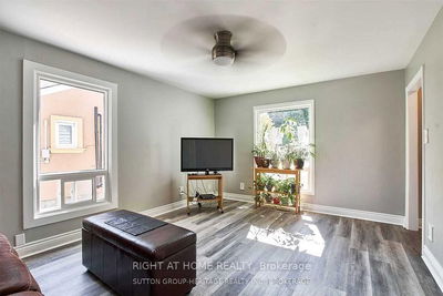 4 Ontario St, Ajax - Central image-0-4
