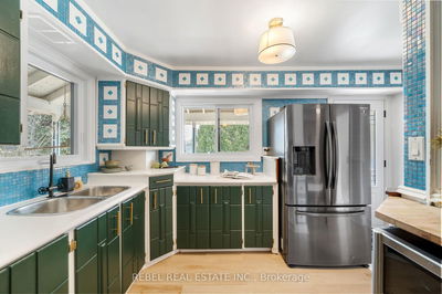 2 Bettley Crt, Whitby - Pringle Creek image-0-3