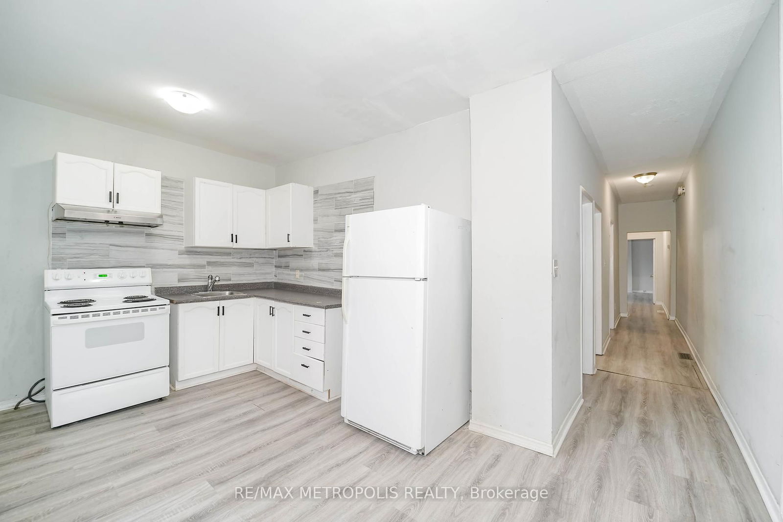 Semi-Detached House sold at 15-17 Lloyd Street, Oshawa, Central, L1H 1X2 - MLS: E12043601