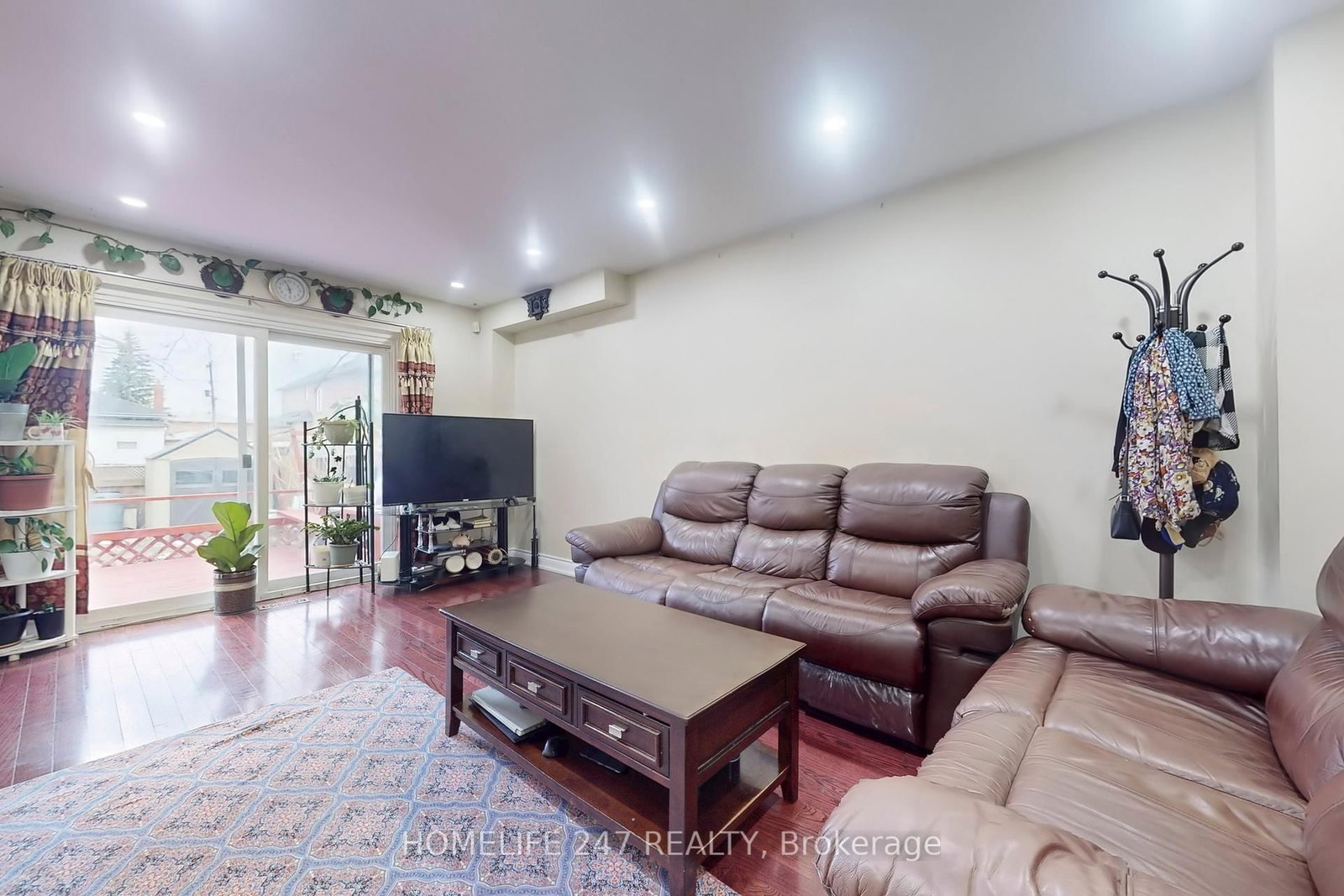 Listing Image 7
