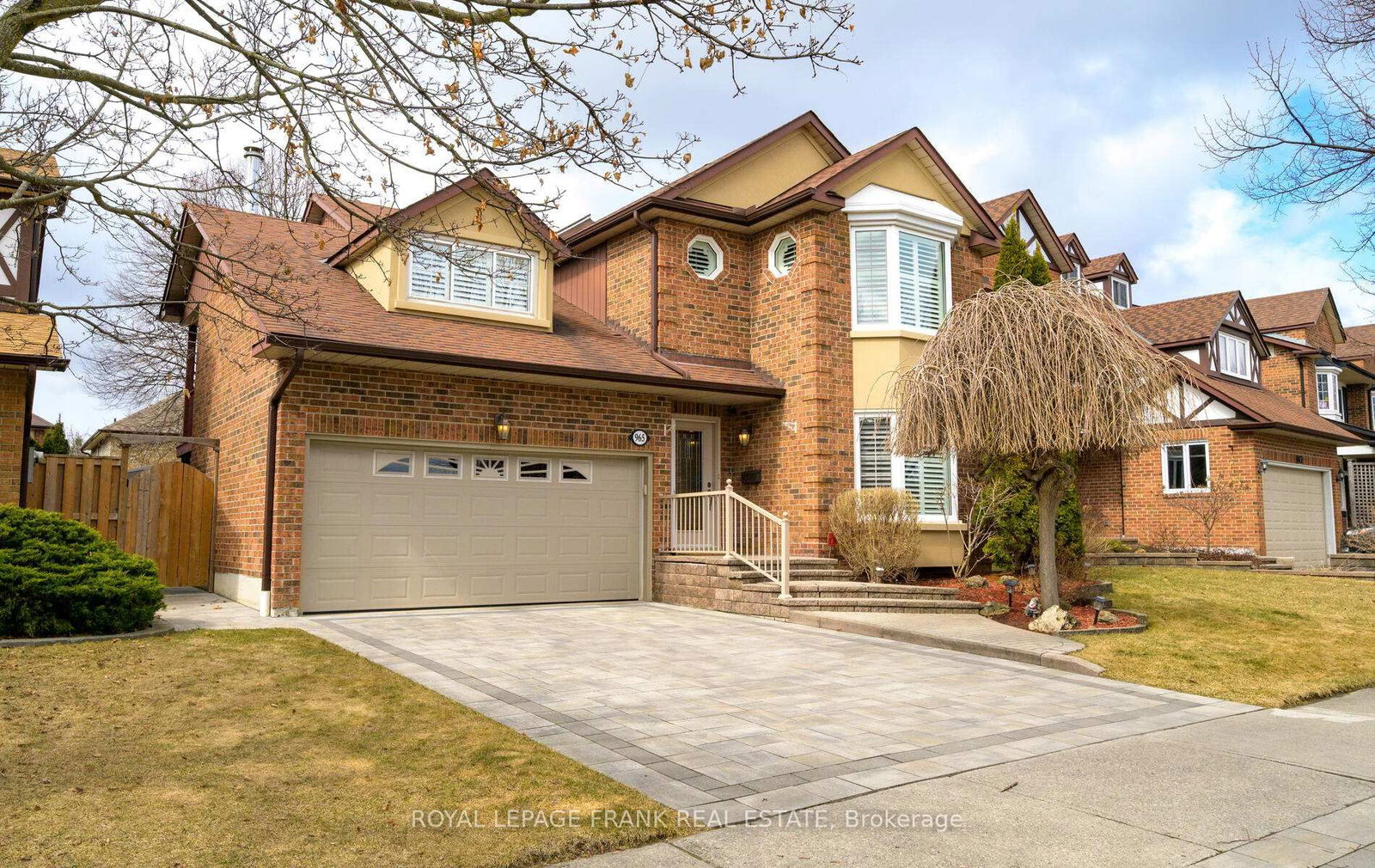 Property at 965 Glenanna
