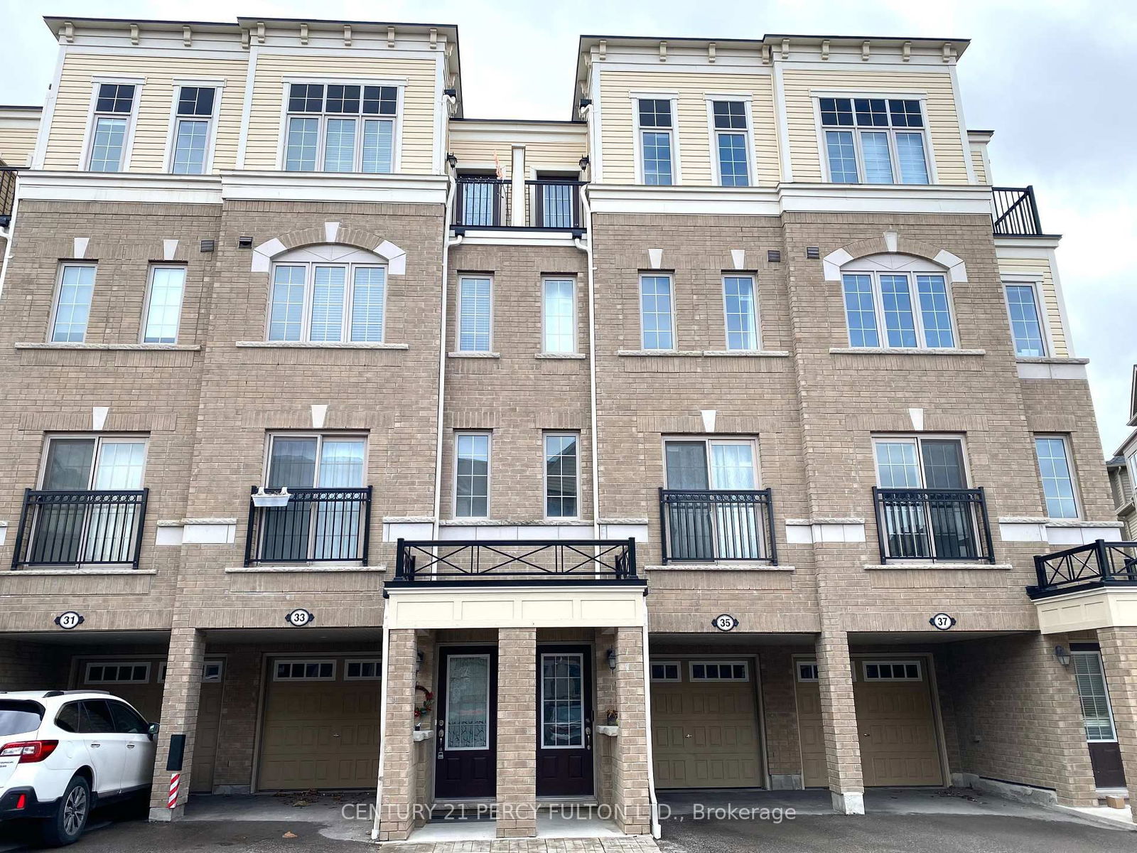 Townhouse leased at 33 Christabelle Path, Oshawa, Windfields, L1L 0H4 - MLS: E12046380