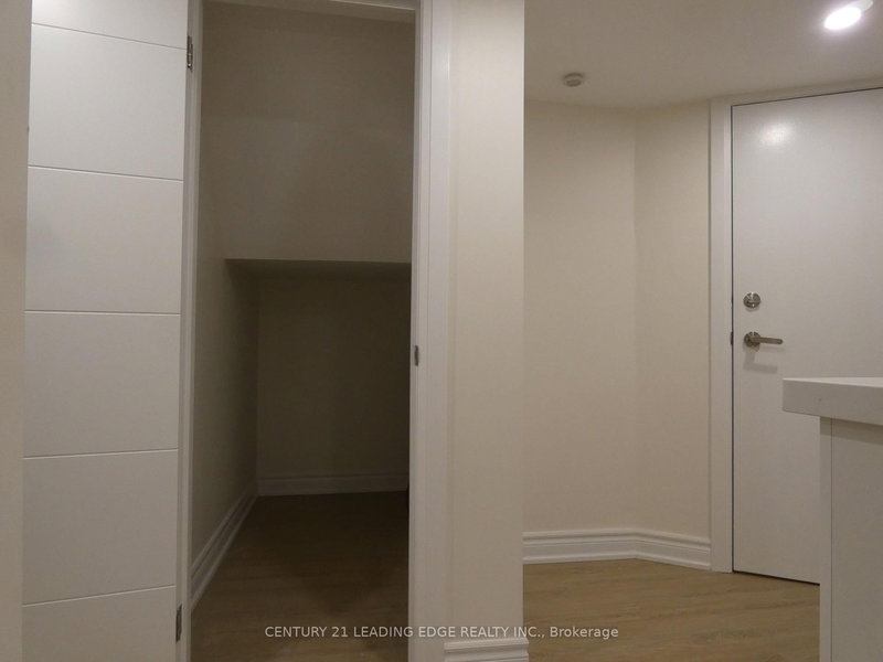 Lower - 26 Scotswood Rd, Toronto, M1R 3N2 | Image 3