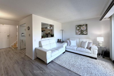 Unit 18 — 119 Omni Dr, Toronto - Bendale image-0-4