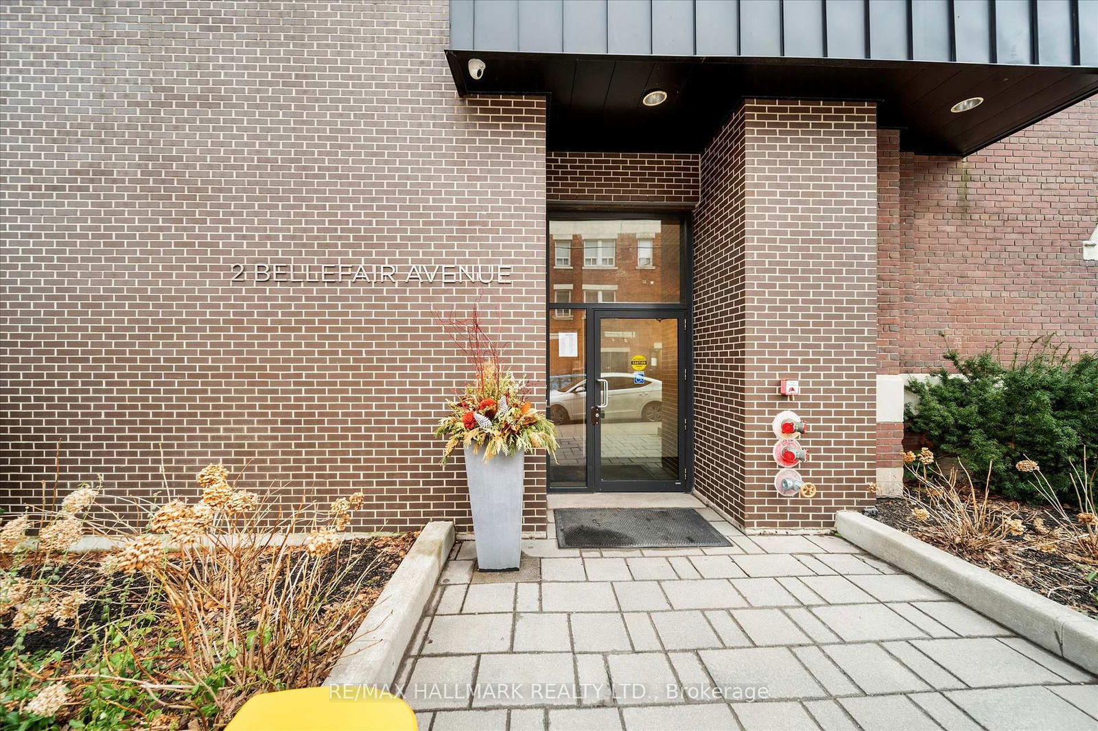 Condo leased at 203-2 Bellefair Avenue, Toronto, The Beaches, M4L 3T8 - MLS: E12052963
