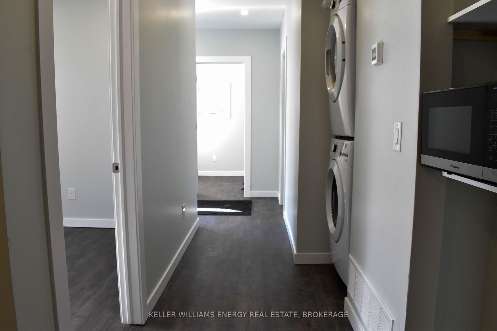 Semi-Detached House leased at Main Unit-484 Albert Street, Oshawa, Central, L1H 4S6 - MLS: E12053906