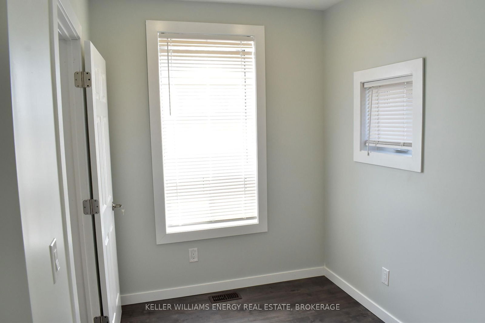 Semi-Detached House leased at Main Unit-484 Albert Street, Oshawa, Central, L1H 4S6 - MLS: E12053906