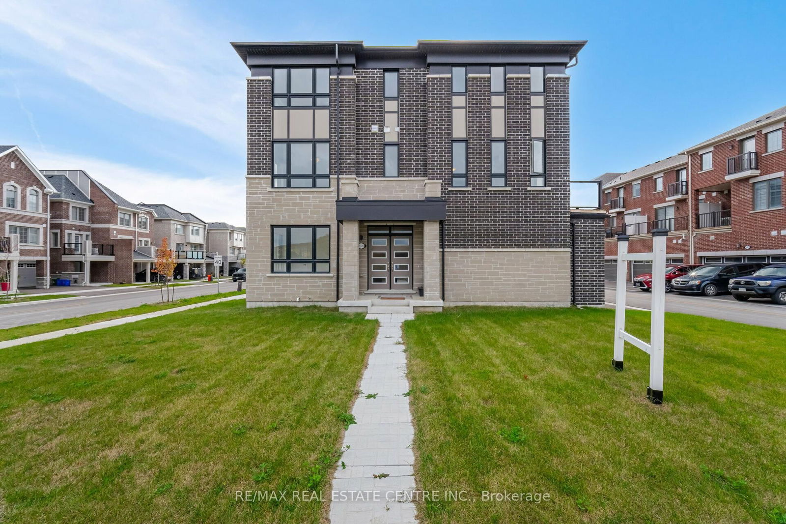 Property at 3370 Thunderbird