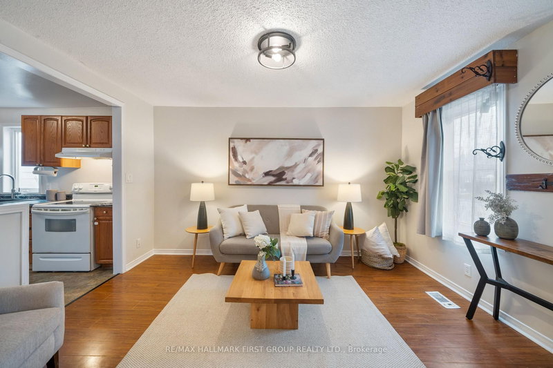 283 Park Rd S, Oshawa, L1J 4H4 | Image 2