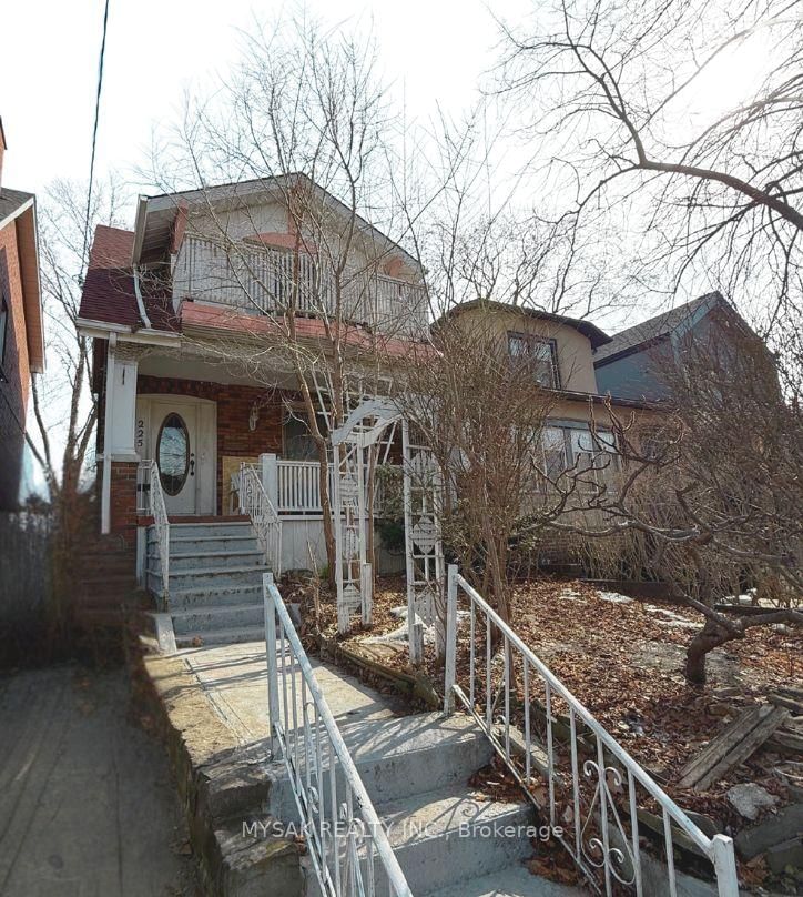 Investment sold at 225 Gainsborough Road, Toronto, Woodbine Corridor, M4L 3C7 - MLS: E12056956