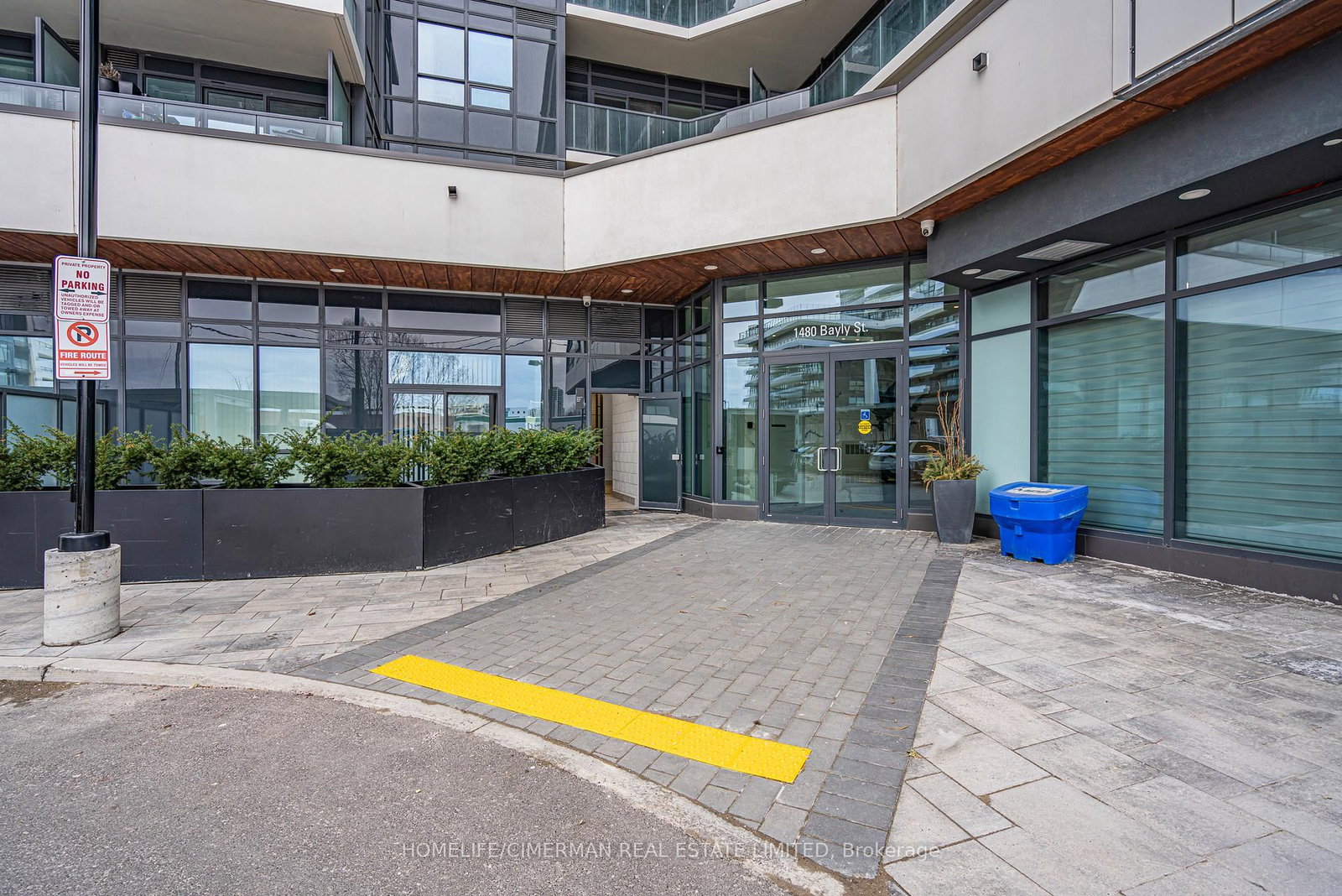 Listing Image 3