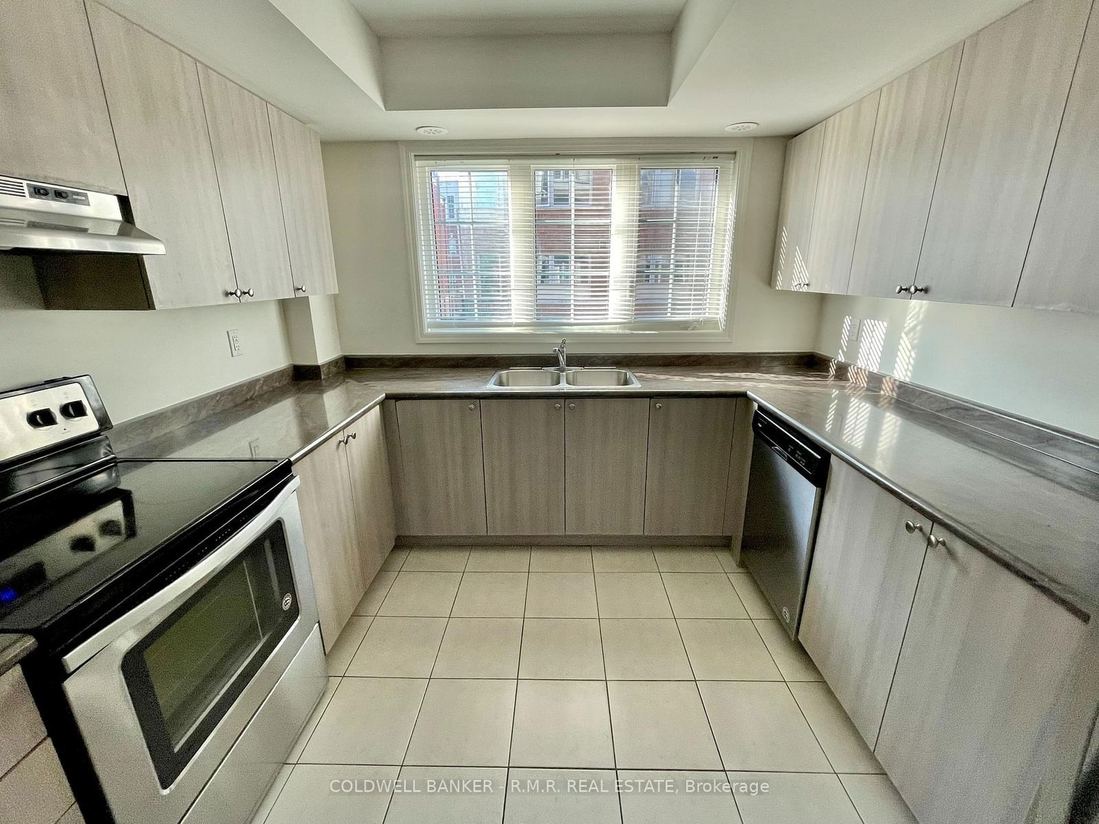Townhouse leased at 2303 Chevron Prince Path, Oshawa, Windfields, L1L 0K8 - MLS: E12062208