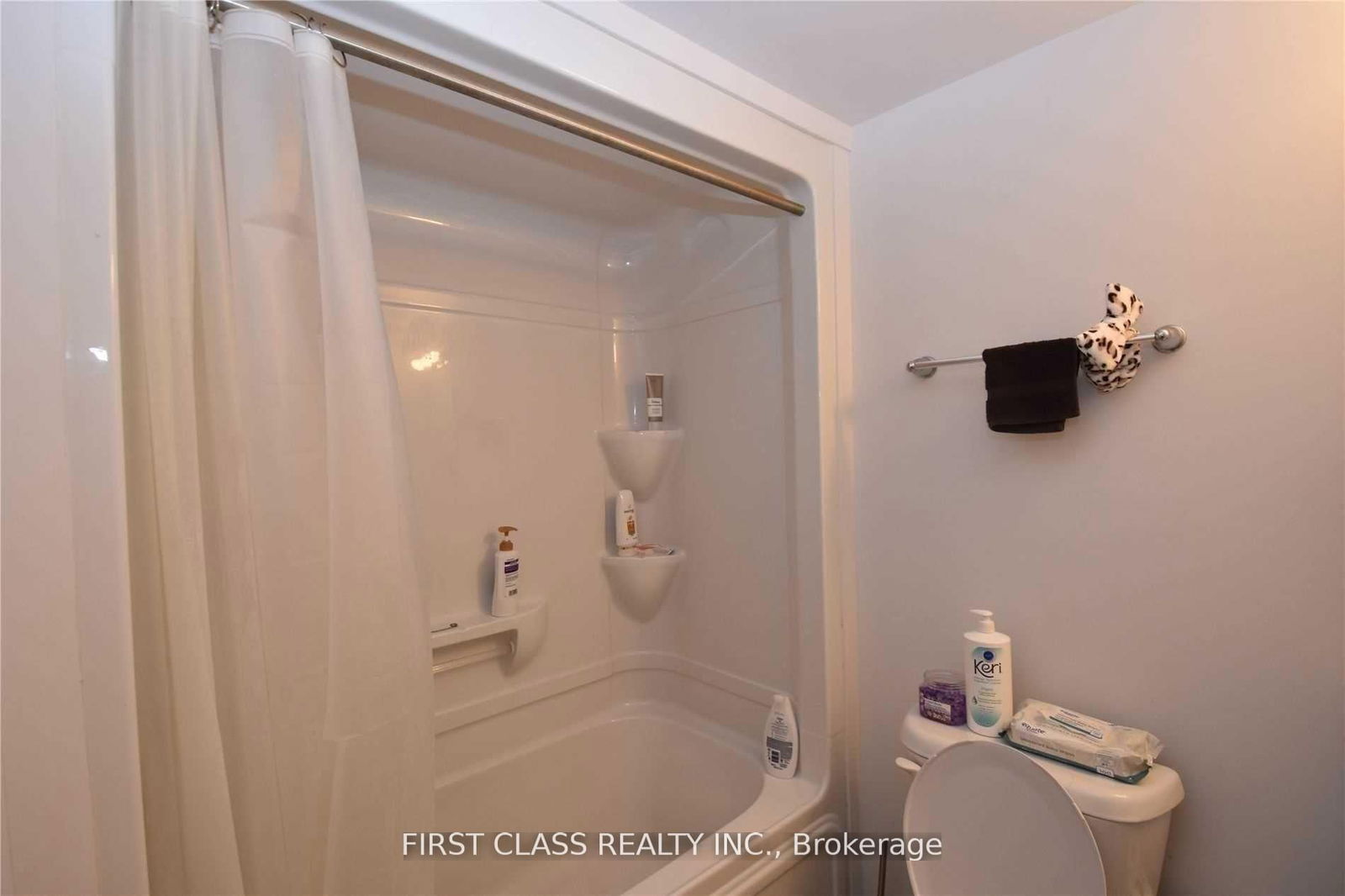 Townhouse leased at 86 - #2-1760 Simcoe Street, Oshawa, Samac, L1G 4X9 - MLS: E12063771