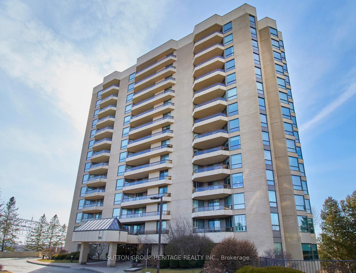 Condo sold at 1305-700 Wilson Road, Oshawa, Centennial, L1G 7T5 - MLS: E12065663