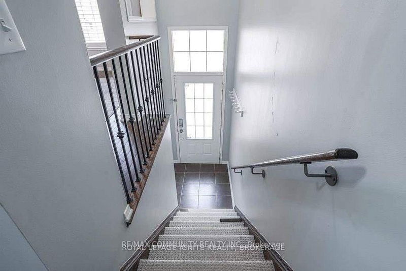home for lease on 12 Reevesmere Lane E