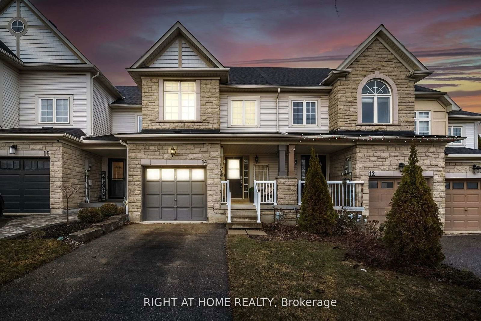 Townhouse sold at 14 Dodds Square, Clarington, Bowmanville, L1C 5N1 - MLS: E12070617