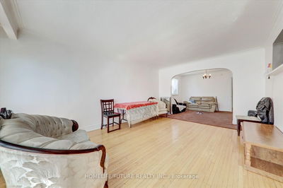 46 Wortham Dr, Toronto - Woburn image-0-4
