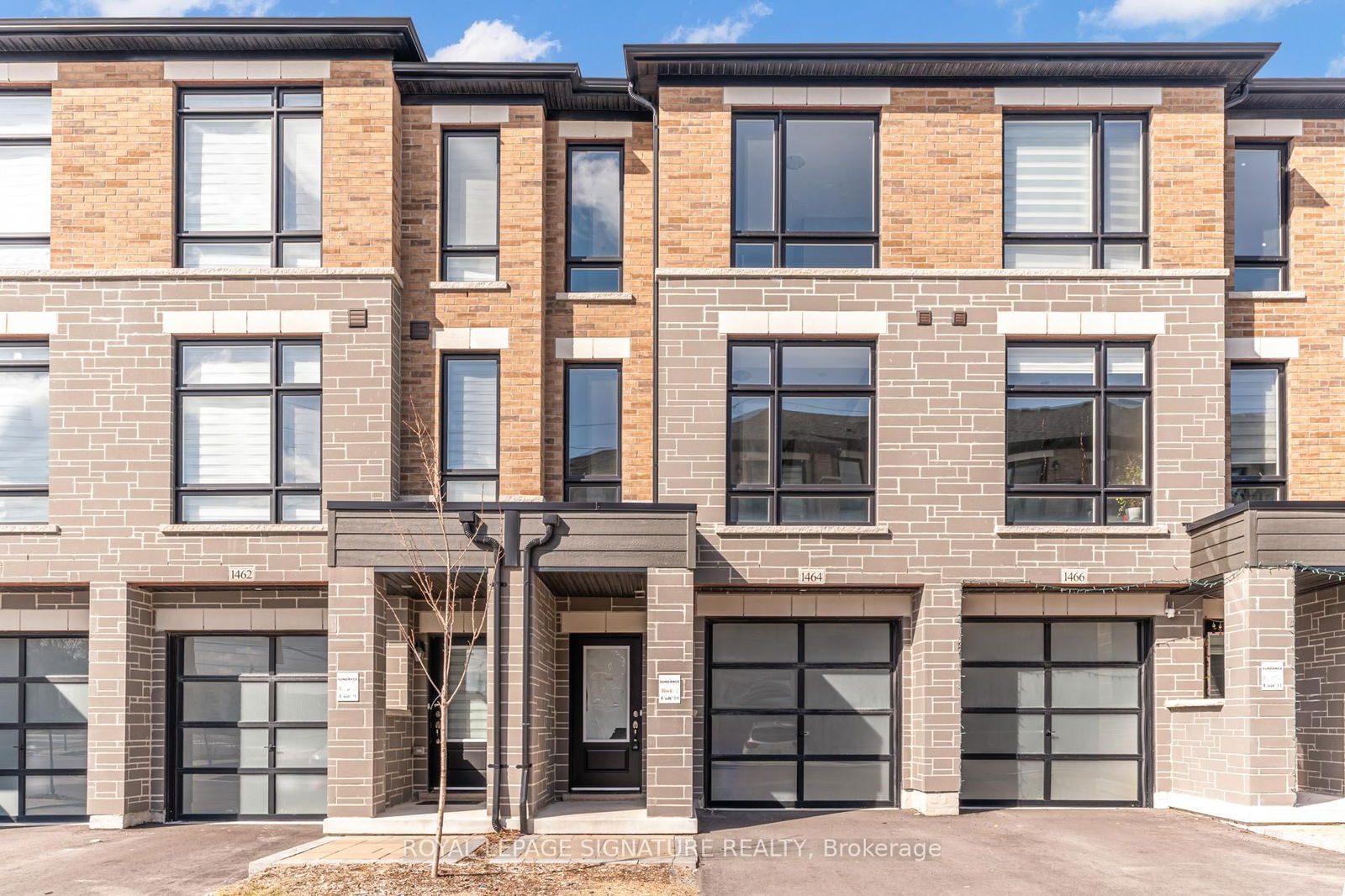 Townhouse for sale at 1464 Grand Prairie Path N/A, Oshawa, Taunton, L1K 3G1 - MLS: E12071374