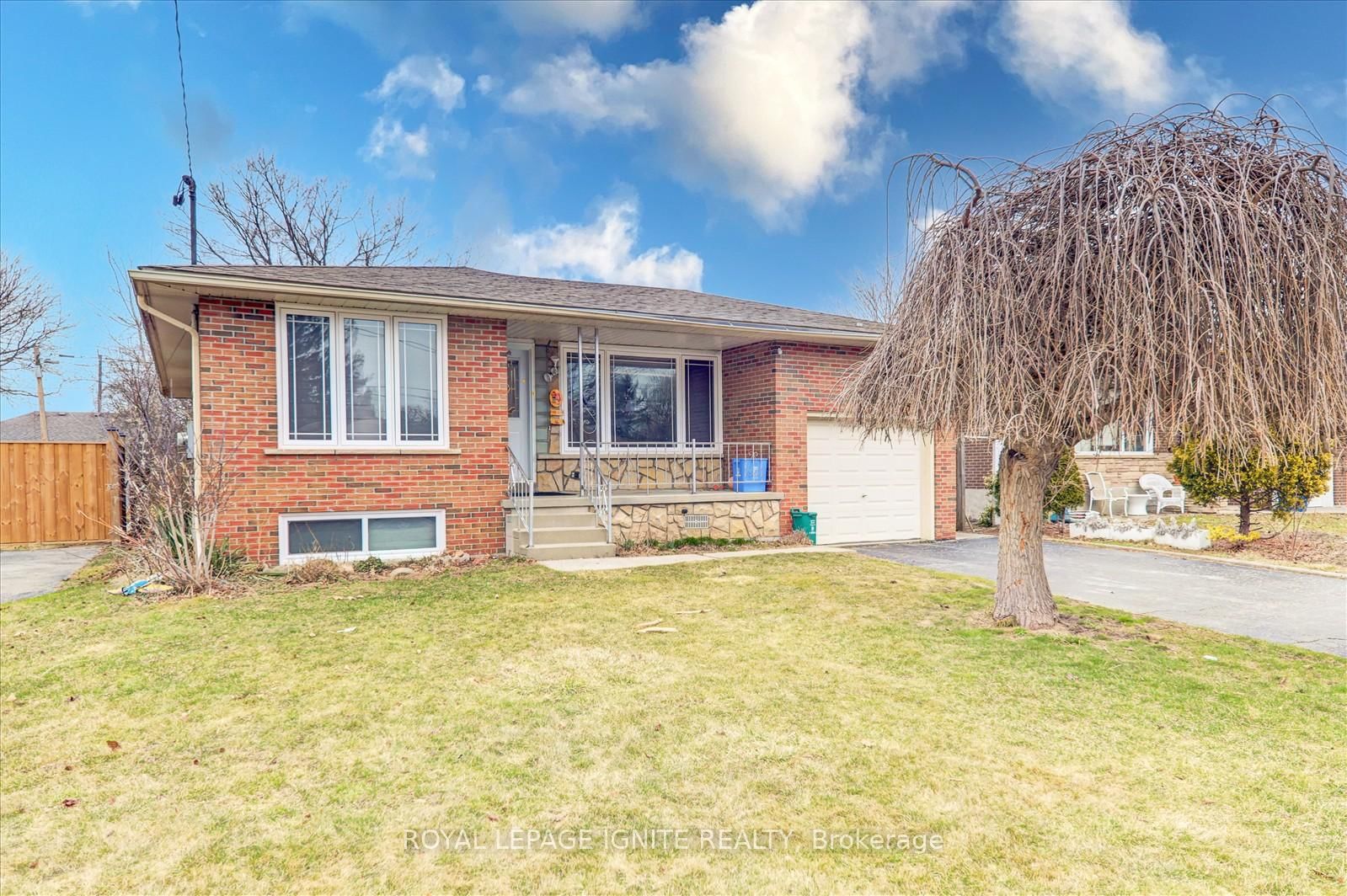 Detached House for lease at Bsmt-122 Byng Avenue, Oshawa, Centennial, L1G 3N3 - MLS: E12073068