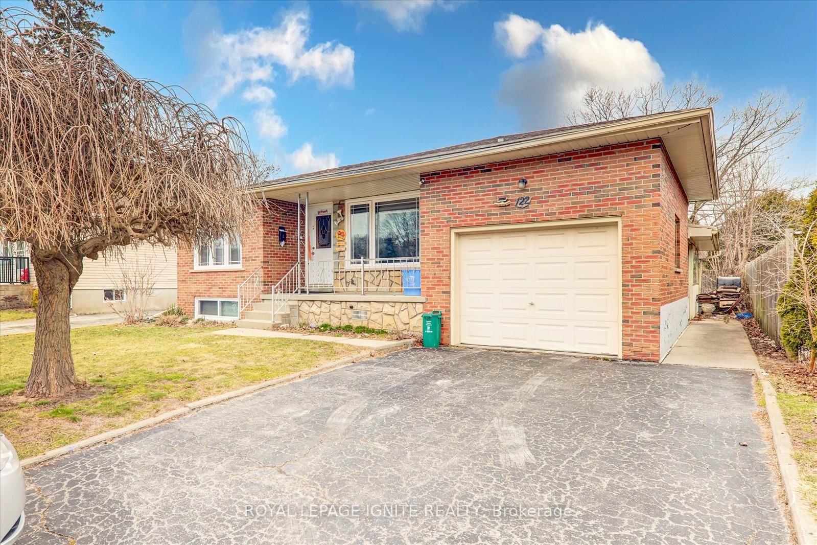 Detached House for lease at Bsmt-122 Byng Avenue, Oshawa, Centennial, L1G 3N3 - MLS: E12073068