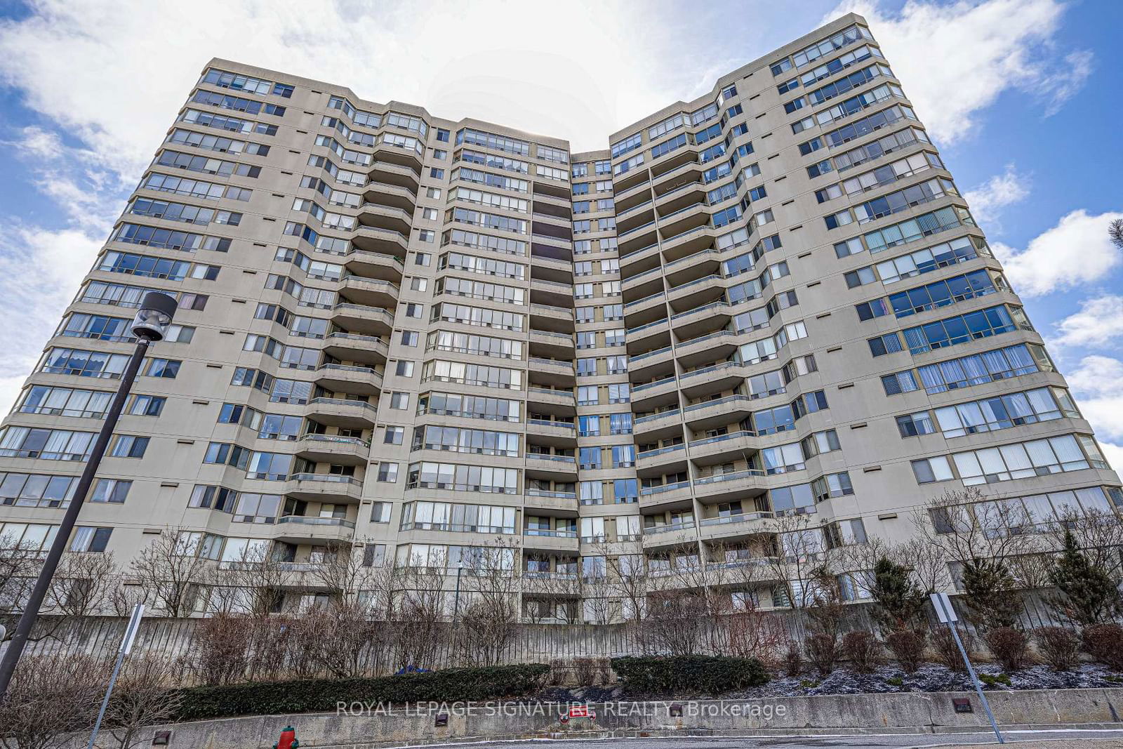 Condo for sale at 405-150 Alton Towers Circle, Toronto, Milliken, M1V 4X7 - MLS: E12073859