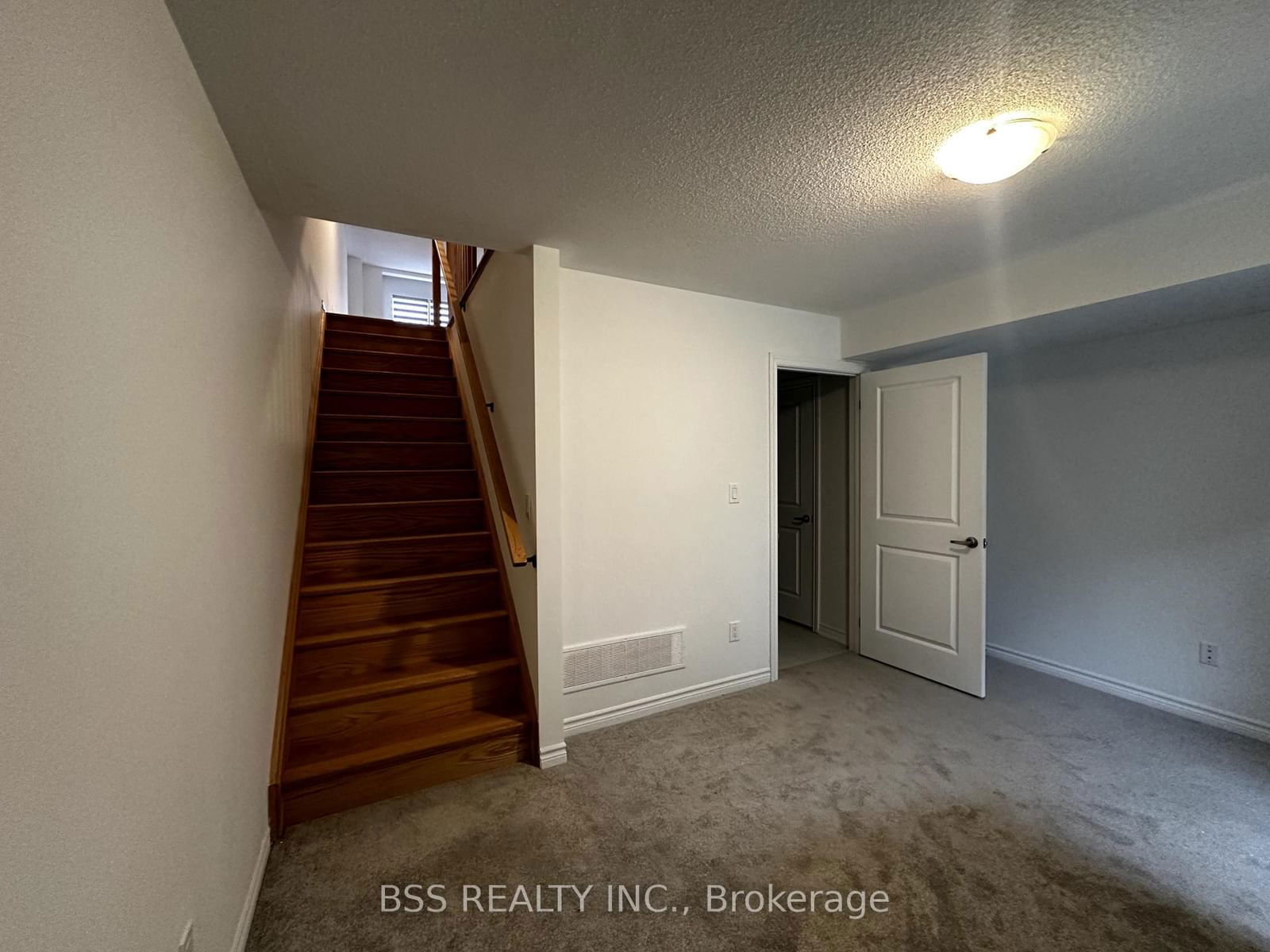 Townhouse leased at 792 Eddystone Path, Oshawa, Donevan, L1H 0B1 - MLS: E12074984