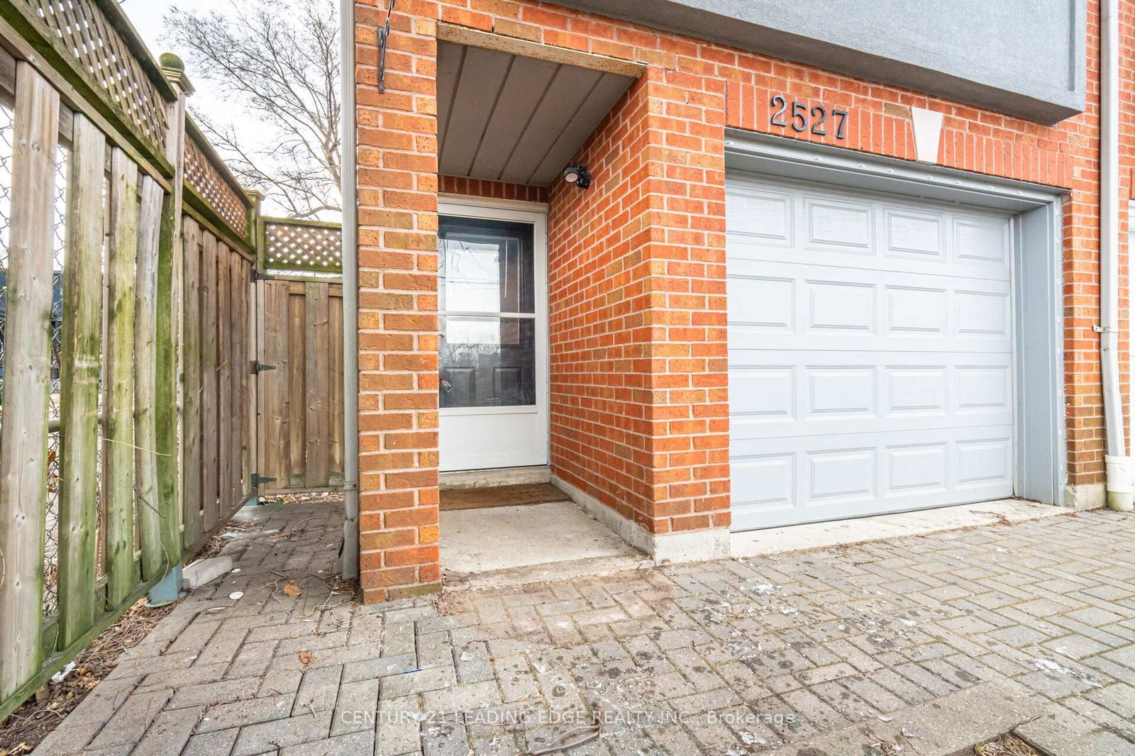 Townhouse for sale at 2527 Gerrard Street, Toronto, Birchcliffe-Cliffside, M1N 1W9 - MLS: E12074994