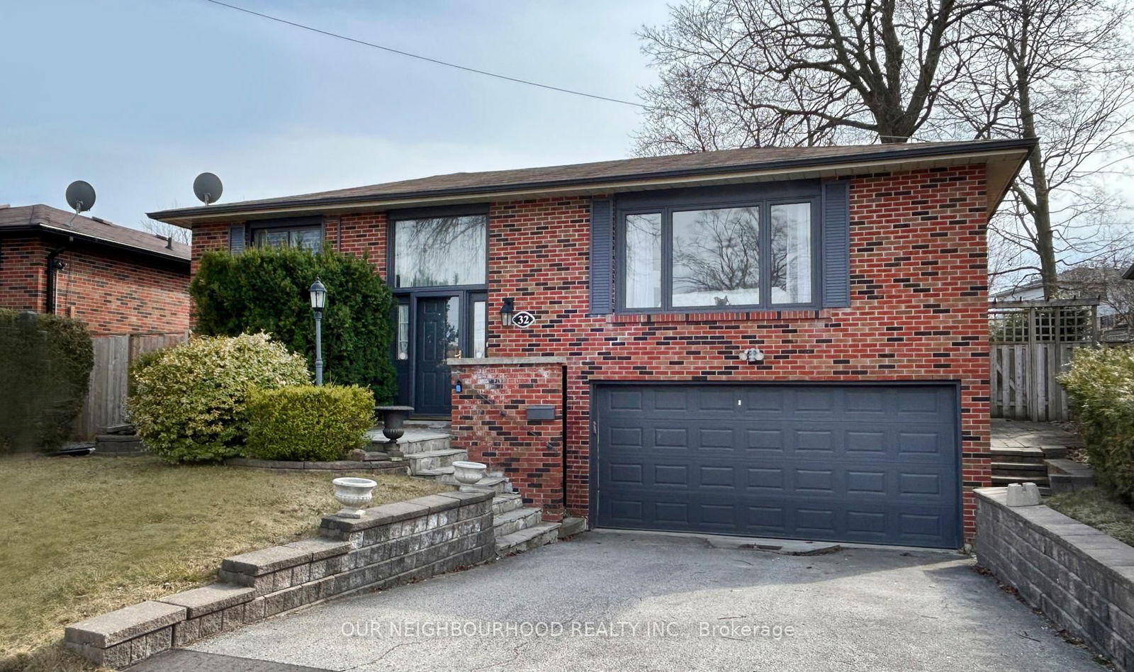 Detached House sold at 32 Wichey Road, Toronto, Centennial Scarborough, M1C 2H6 - MLS: E12075287