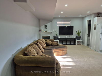 Unit Bsmt — 1812 Woodview Ave, Pickering - Highbush image-0-2