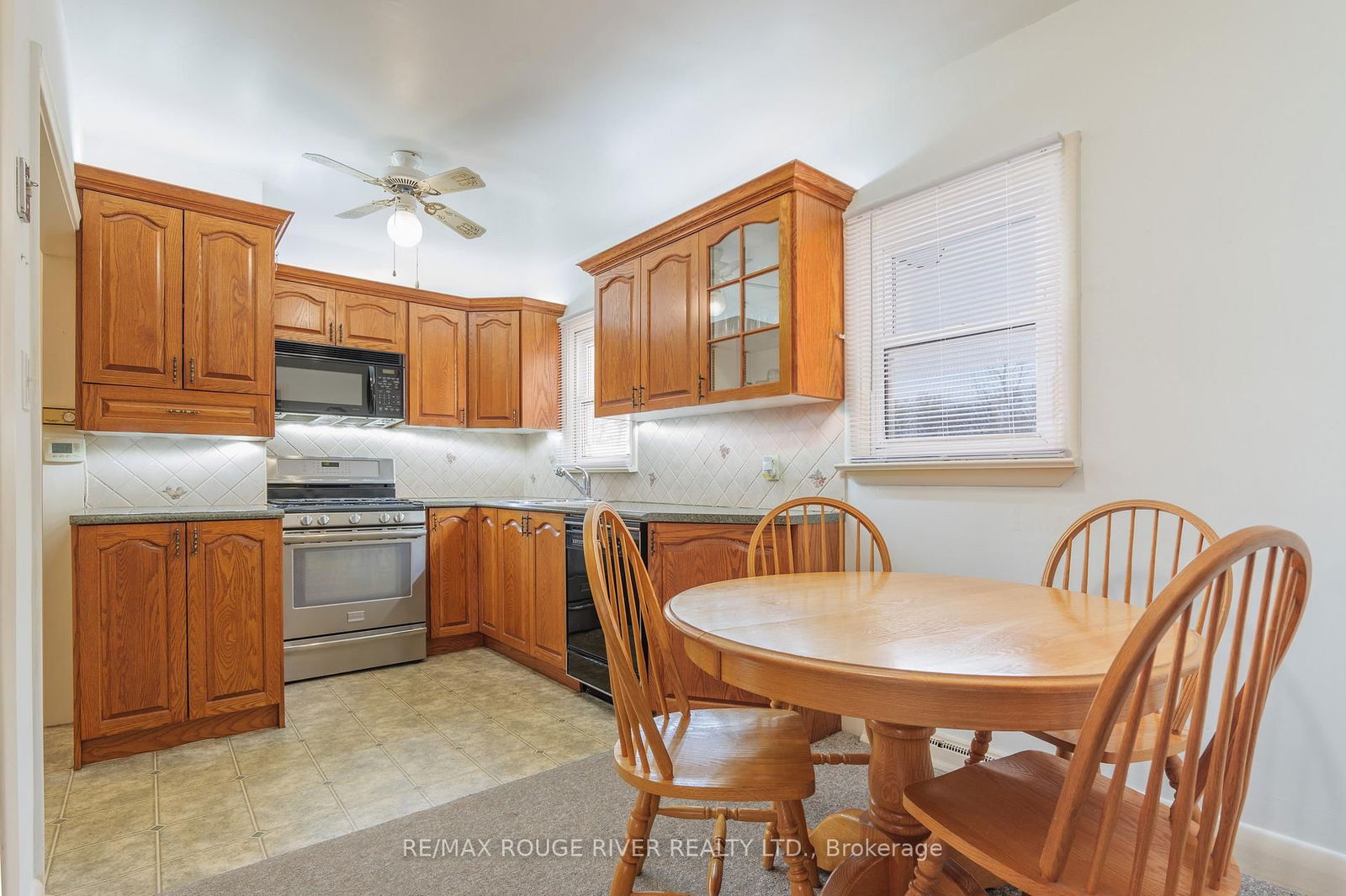 Detached House sold at 286 King Street, Clarington, Bowmanville, L1C 1P9 - MLS: E12076343