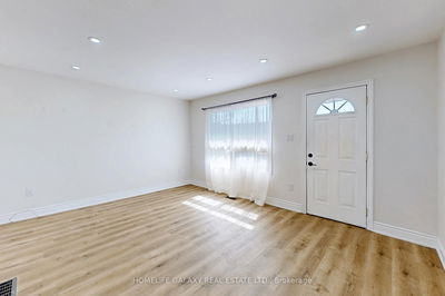 16 Queen St, Ajax - Central image-0-4