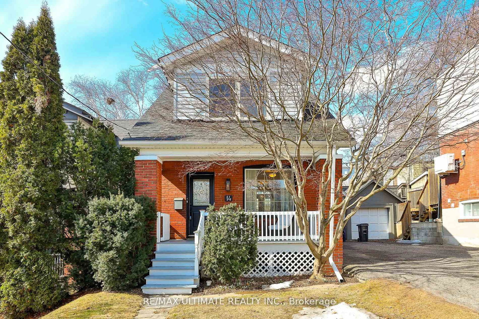 Detached House sold at 14 Glenmore Road, Toronto, Woodbine Corridor, M4L 3L9 - MLS: E12078042
