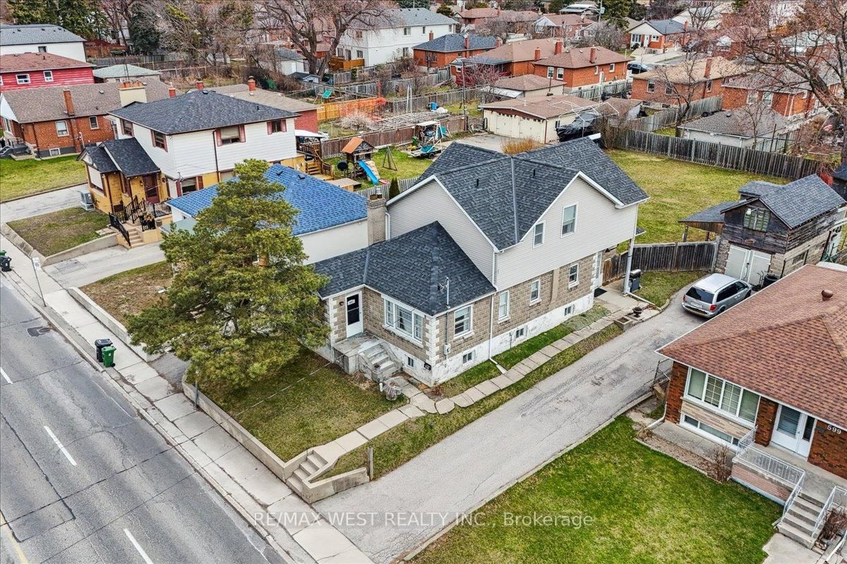 Detached House for sale at 601 Pharmacy Avenue, Toronto, Clairlea-Birchmount, M1L 3H1 - MLS: E12078053