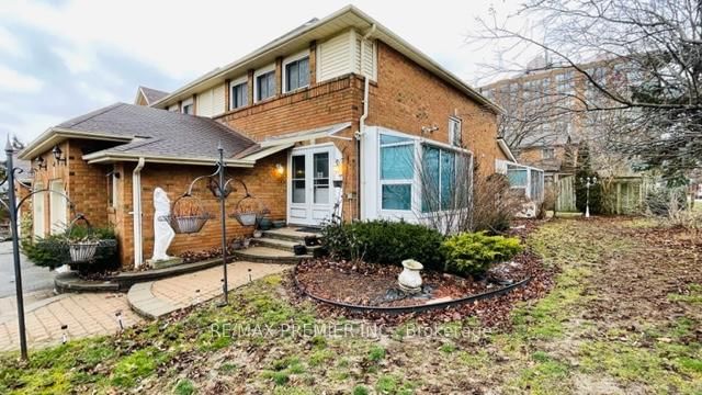 Townhouse for lease at 35 Davies Crescent, Whitby, Pringle Creek, L1N 8X4 - MLS: E12078140