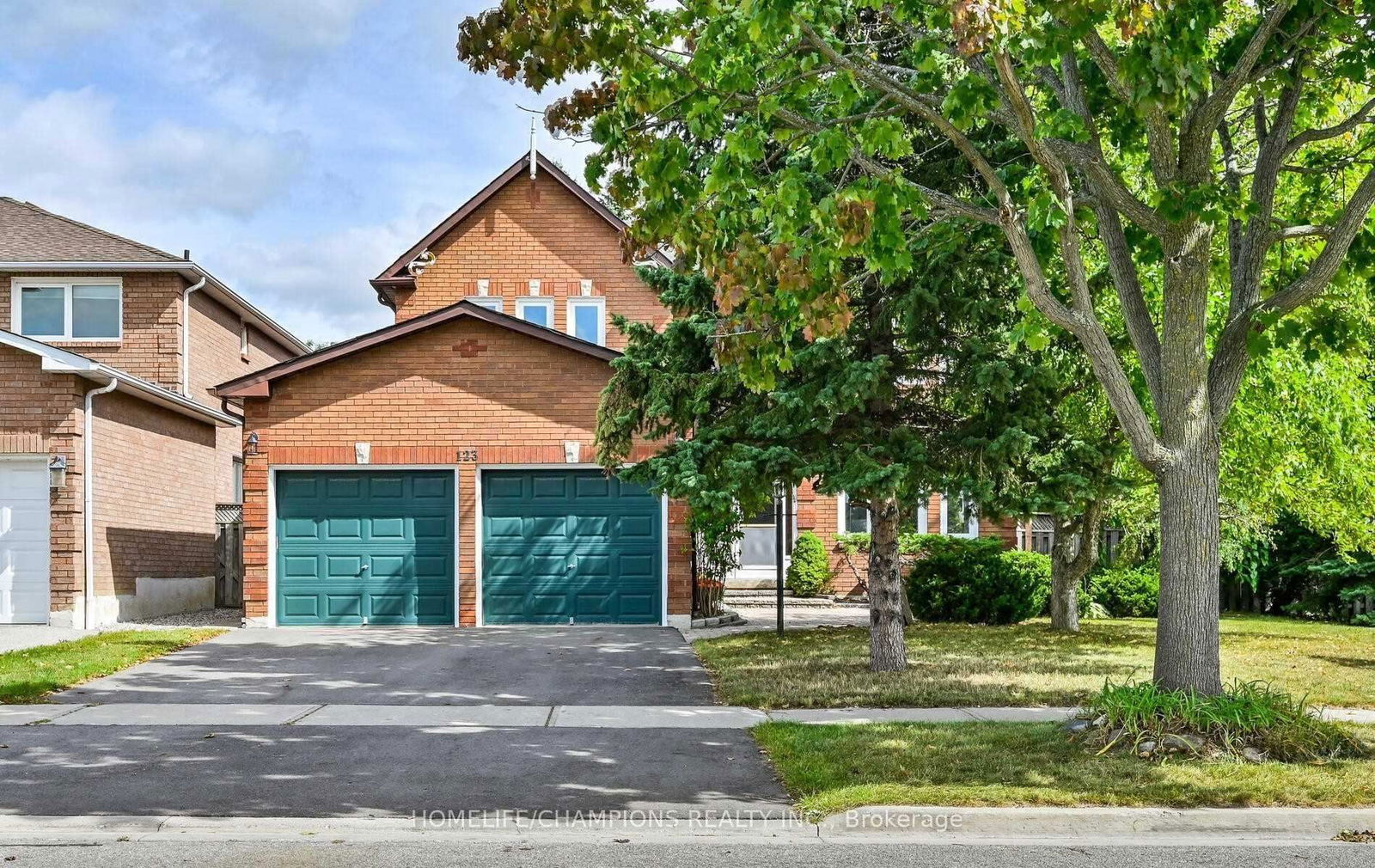 Detached House for sale at 123 Bennett Avenue, Ajax, Central, L1T 3R8 - MLS: E12078665