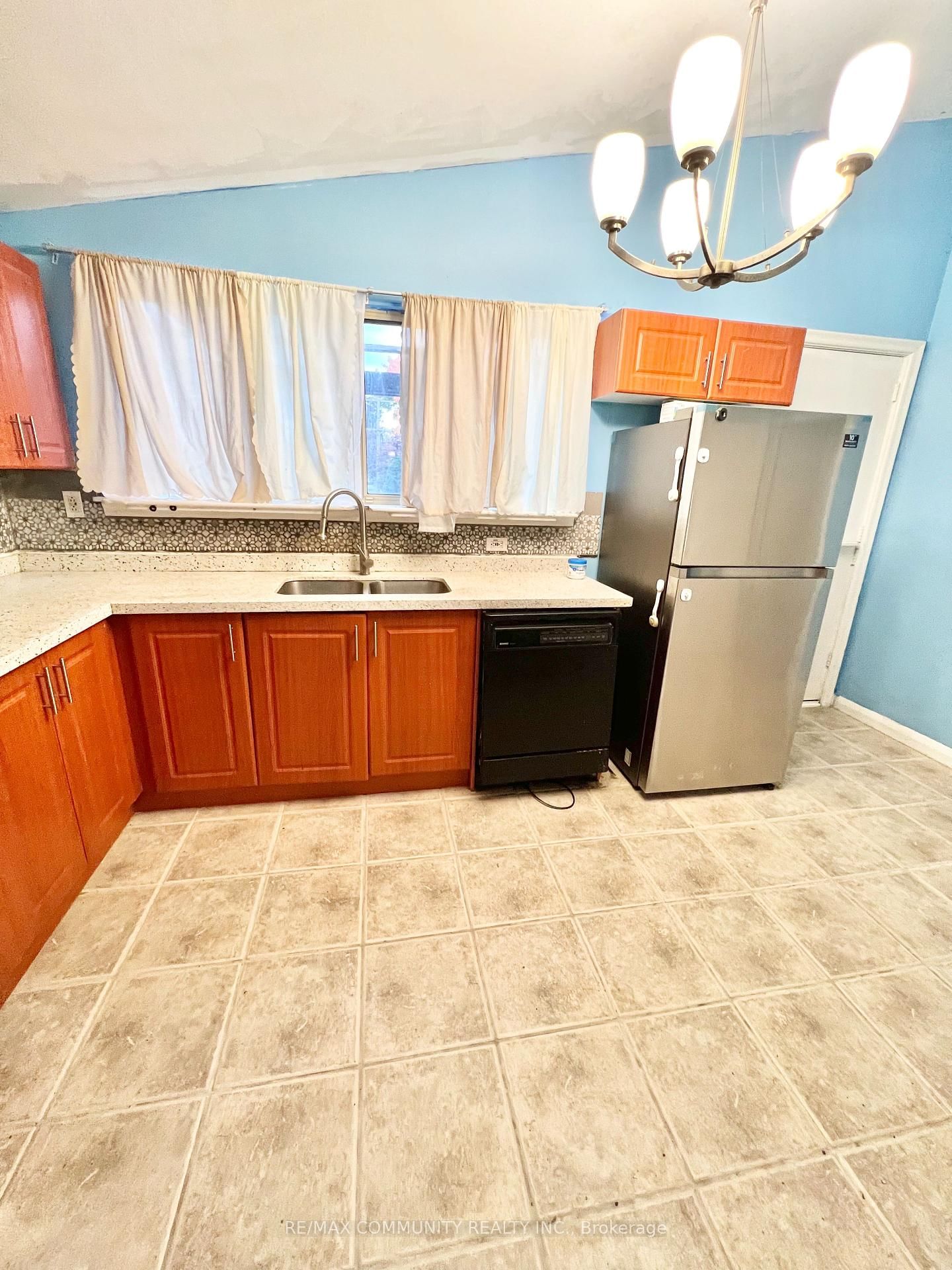 Detached House for lease at Main-36 Benprice Court, Toronto, Woburn, M1H 1N3 - MLS: E12078985
