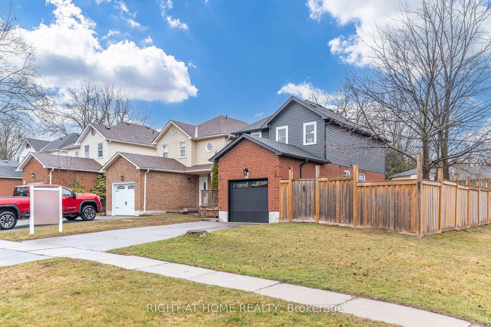 Detached House sold at 12 Prout Drive, Clarington, Bowmanville, L1C 4A4 - MLS: E12079532
