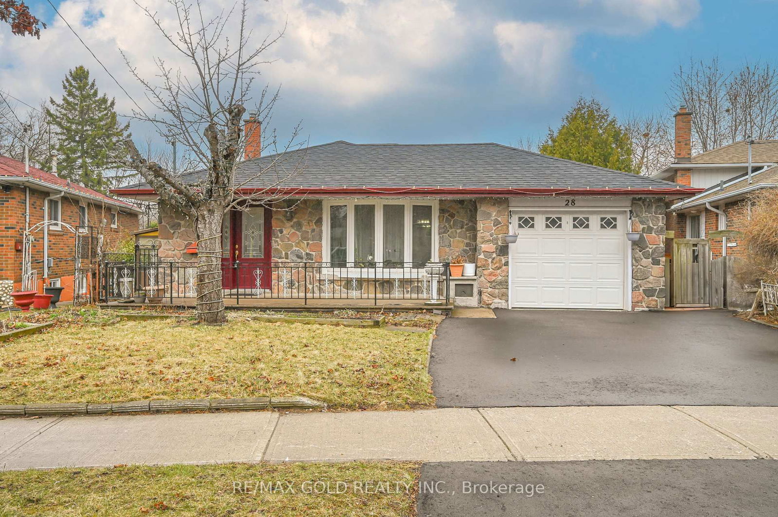 Detached House for sale at 28 Stevenwood Road, Toronto, Woburn, M1G 1B6 - MLS: E12079593