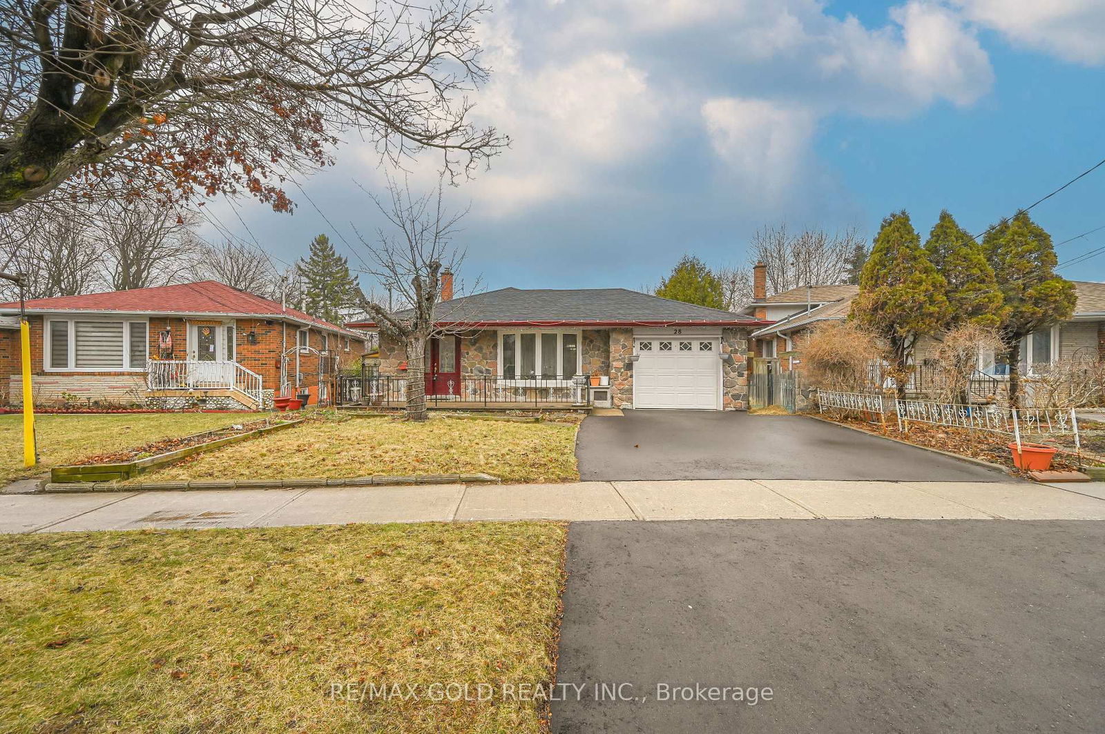 Detached House for sale at 28 Stevenwood Road, Toronto, Woburn, M1G 1B6 - MLS: E12079593