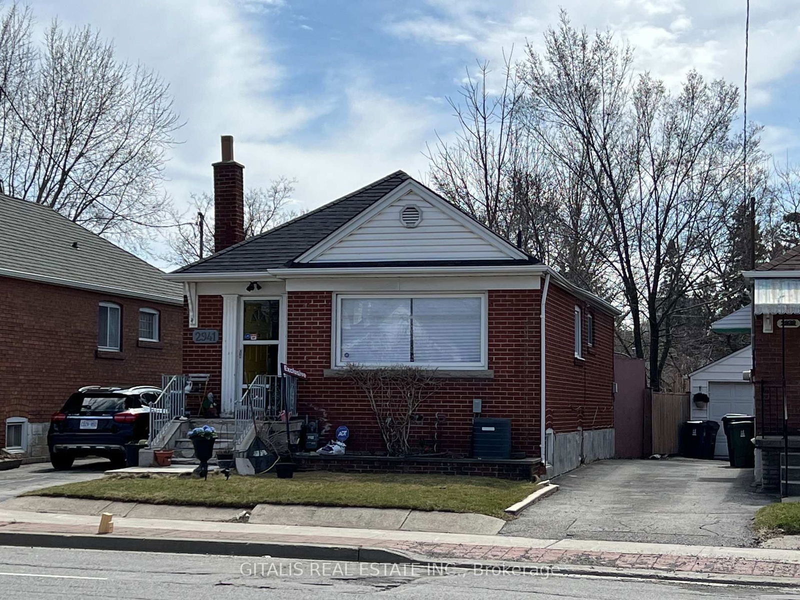 Detached House for sale at 2941 St Clair Avenue, Toronto, O'Connor-Parkview, M4B 1N9 - MLS: E12079751