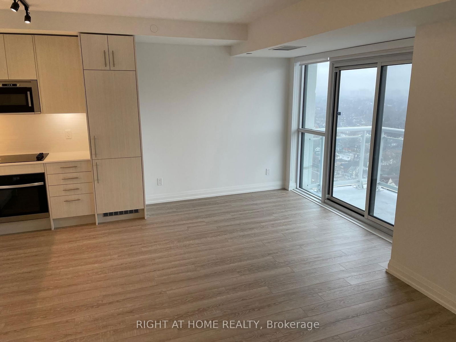 Condo leased at 2002-286 Main Street, Toronto, East End-Danforth, M4C 0B3 - MLS: E12081226