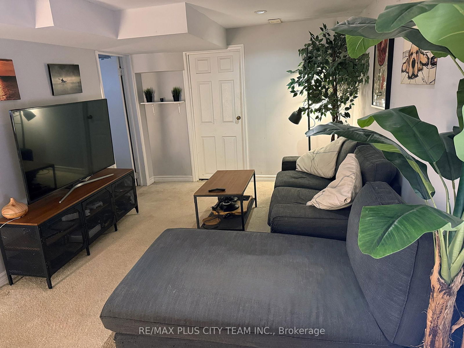 Detached House for lease at Bsmt-686 Sammon Avenue, Toronto, Danforth Village-East York, M4C 2E2 - MLS: E12081533