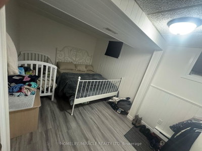 156 Gladstone Avenue — photo 6