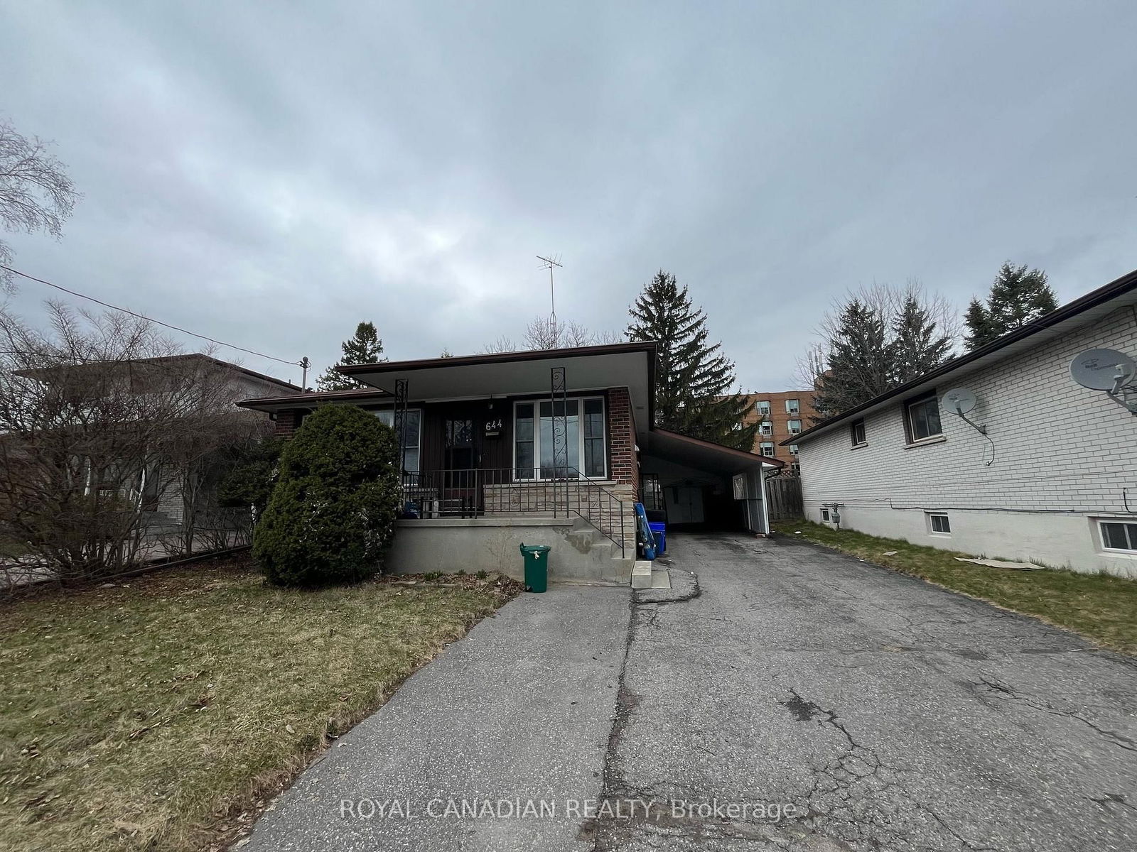 Detached House for lease at Main-644 Athol Street, Oshawa, Donevan, L1H 1M3 - MLS: E12082421