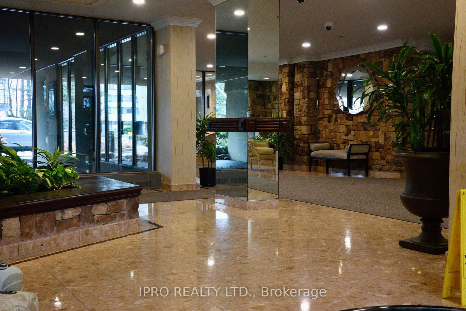 Condo sold at 1203-2350 Bridletowne Circle, Toronto, L'Amoreaux, M1W 3E6 - MLS: E12082472